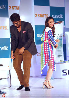 Alia Bhatt feet photo thumbnail