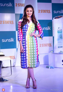Alia Bhatt feet photo thumbnail