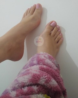 Isa Pes feet photo thumbnail