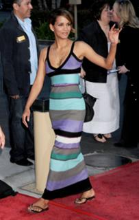 Halle Berry feet photo thumbnail