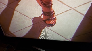 Amanda Tapping feet photo 2