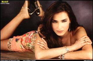 Caterina Balivo feet photo thumbnail