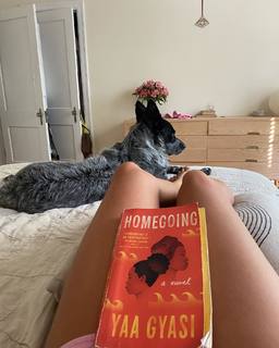 Adriene Mishler feet photo thumbnail
