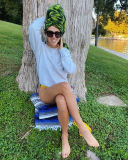 Adriene Mishler feet photo thumbnail