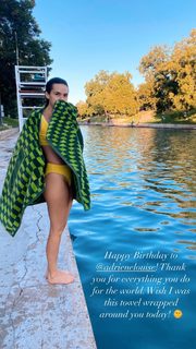 Adriene Mishler feet photo thumbnail