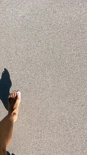 Kino MacGregor feet photo thumbnail