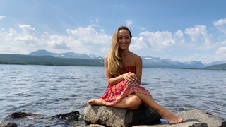 Kino MacGregor feet photo thumbnail