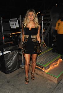 Fergie feet photo thumbnail