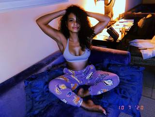 Christina Milian feet photo thumbnail