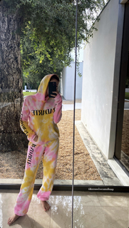 Zoey Deutch feet photo thumbnail