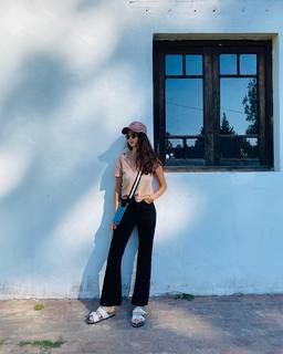 Zaira Nara feet photo thumbnail