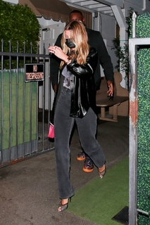 Sofia Richie feet photo thumbnail