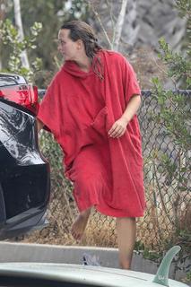 Leighton Meester feet photo thumbnail