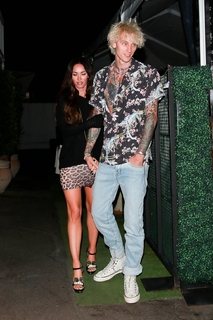 Megan Fox feet photo thumbnail