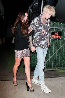 Megan Fox feet photo thumbnail