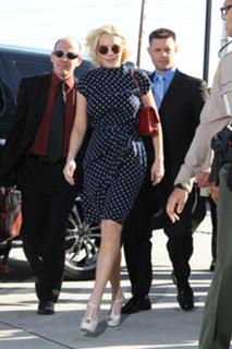 Lindsay Lohan feet photo thumbnail