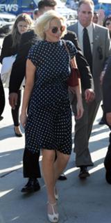 Lindsay Lohan feet photo thumbnail