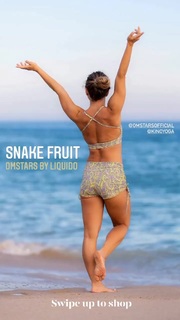 Kino MacGregor feet photo thumbnail