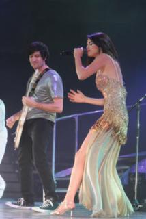Selena Gomez feet photo thumbnail