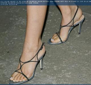 Lily Collins feet photo thumbnail