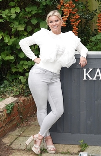 Kerry Katona feet photo thumbnail