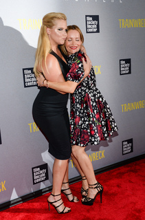 Amy Schumer feet photo thumbnail