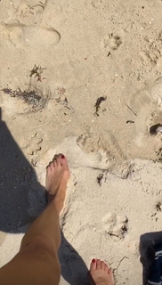 Kate Walsh feet photo thumbnail