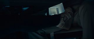 Emilia Clarke feet photo thumbnail