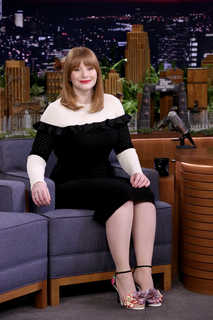 Bryce Dallas Howard feet photo thumbnail