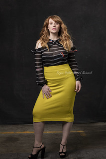 Bryce Dallas Howard feet photo thumbnail