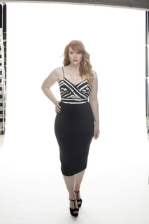 Bryce Dallas Howard feet photo thumbnail