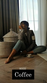Anna Lewandowska feet photo thumbnail