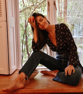 Victoria Justice feet photo thumbnail