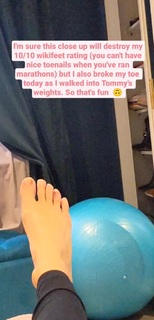 Ashley James feet photo thumbnail