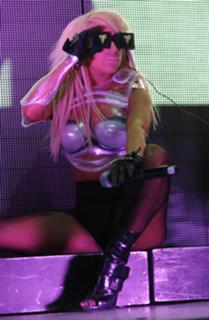 Lady Gaga feet photo thumbnail
