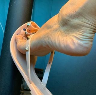 Kyle Unfug feet photo thumbnail
