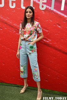 Ananya Pandey feet photo thumbnail