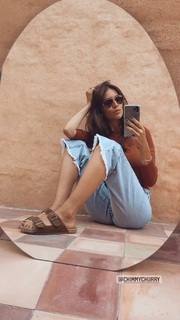 Zaira Nara feet photo thumbnail