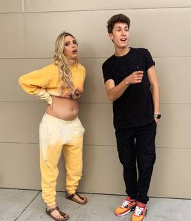 Lele Pons feet photo thumbnail