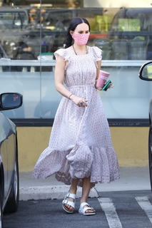 Rumer Willis feet photo thumbnail
