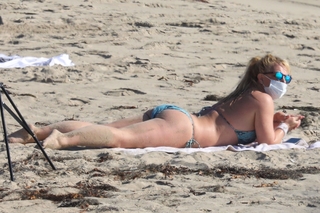 Britney Spears feet photo thumbnail