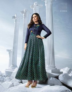 Kareena Kapoor feet photo thumbnail