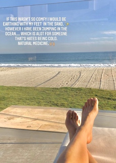 Danica Patrick feet photo thumbnail