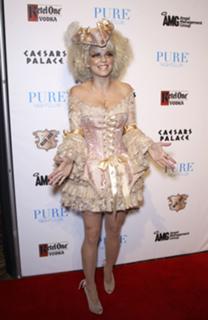 AnnaLynne McCord feet photo thumbnail
