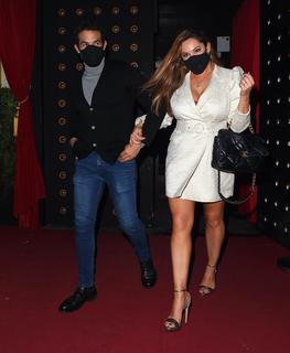 Kelly Brook feet photo thumbnail