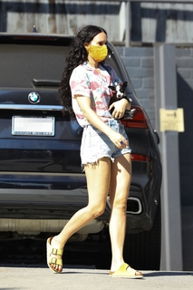 Rumer Willis feet photo thumbnail