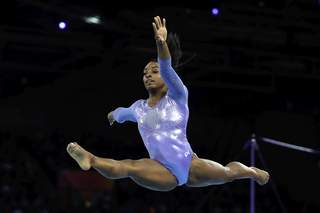 Simone Biles feet photo thumbnail