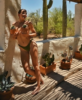 Shantel VanSanten feet photo thumbnail