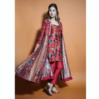 Hina Khan feet photo thumbnail