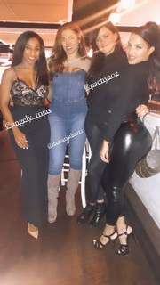 Vida Guerra feet photo thumbnail